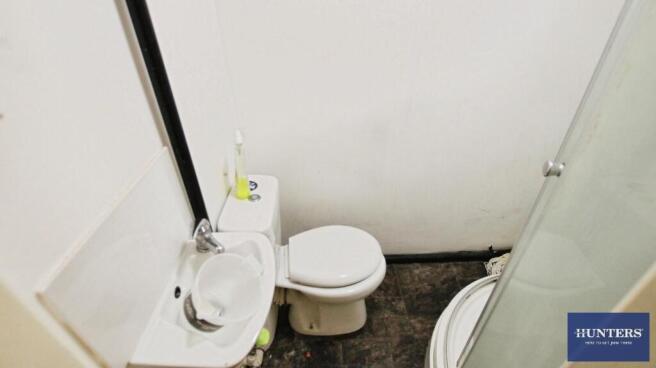 1 bed House Share to rent Image 5
