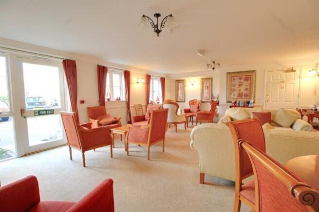 Owners Lounge 2.jpg