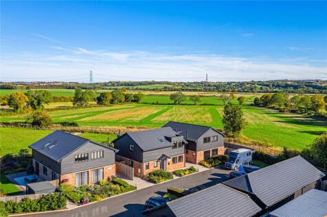 Dunstable Road, Tilsworth, Bedfordshire, LU7