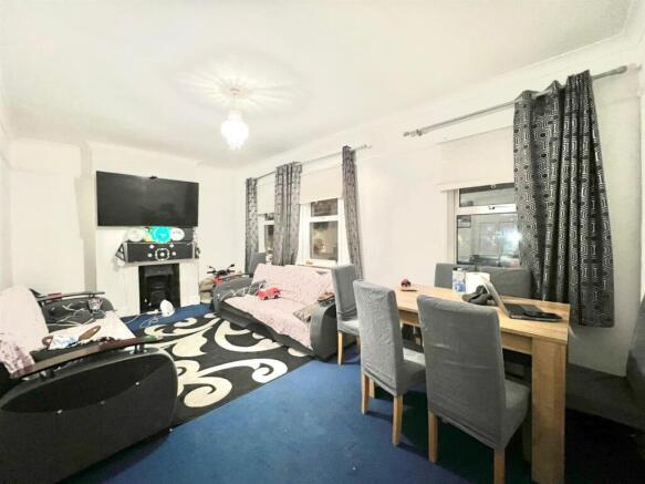 WhatsApp Image 2025-11-27 at 18.02.53.jpeg