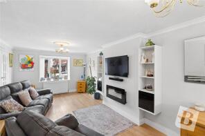 9, Fontwell Park Gardens, Hornchurch RM12 6DA