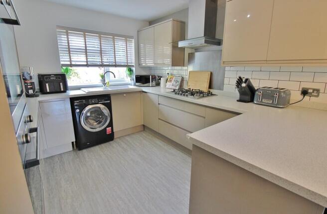 Simpson Close, Portchester photo 4