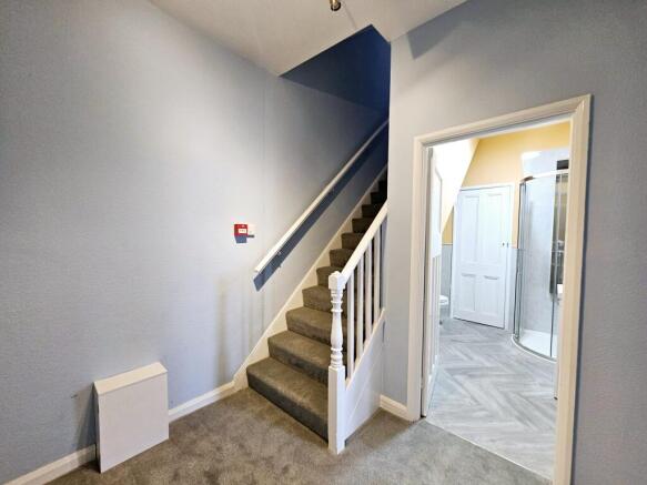 3 bed Flat for sale Image 10
