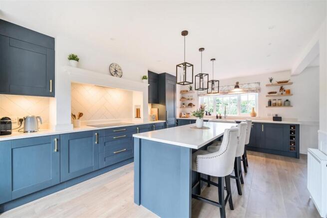 1 Devonshire Drive kitchen 3.jpg