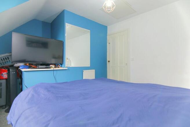 3 bed Terraced for sale Image 11