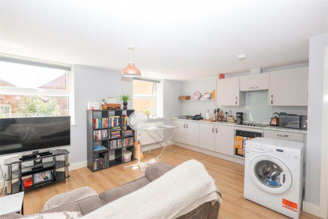 1 bed Flat to rent Image 5