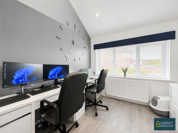 4 bed Detached for sale Image 7