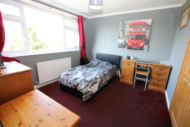 BEDROOM 2