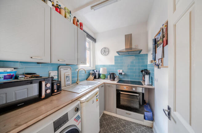 1384818-6-6926ee4...