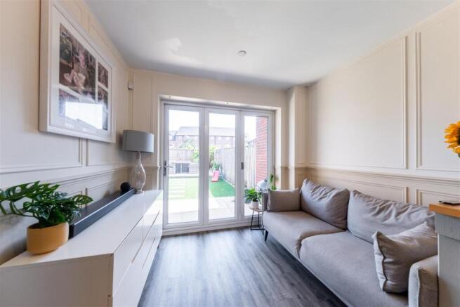 Curzon Avenue, Winnington photo 4