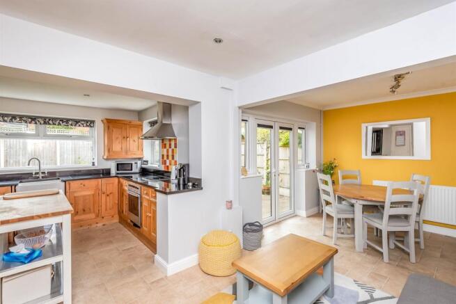 Open Plan Kitchen Diner: