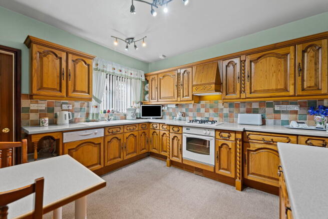 3 bed Detached Bungalow for sale Image 4