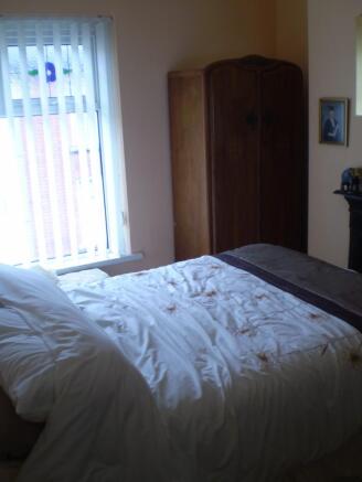 Bedroom 1 (2)