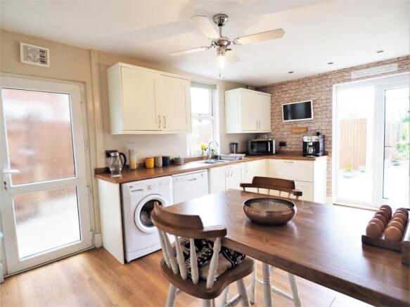 Breakfast Kitchen 270