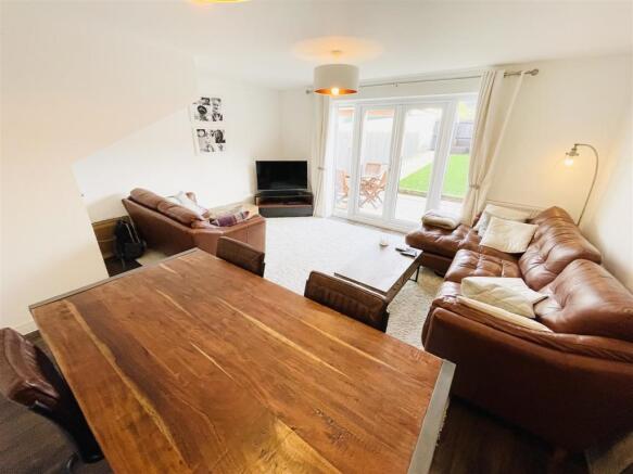 Lounge / Dining Room