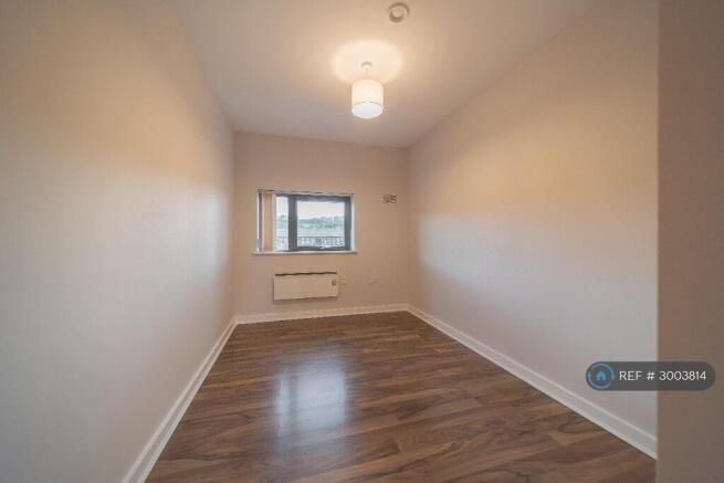 2 bed Flat to rent Image 10