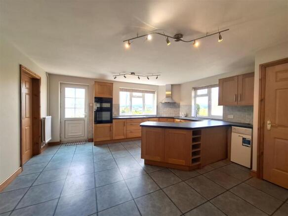 Kitchen1.jpg