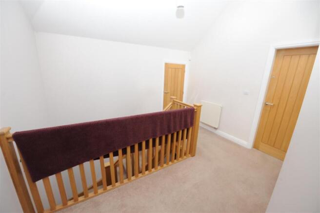 6 bed Detached for sale Image 10
