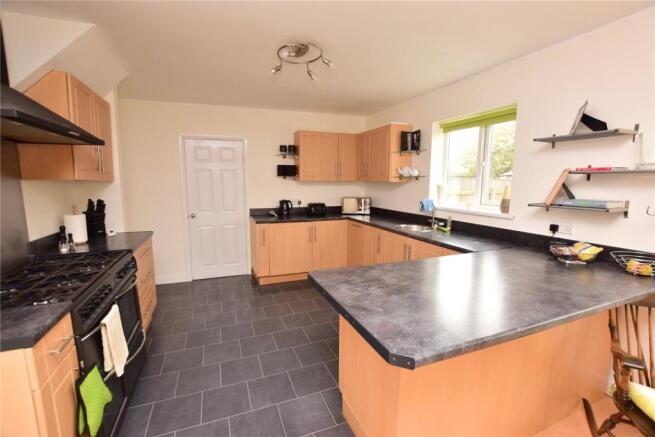 Kitchen (2)