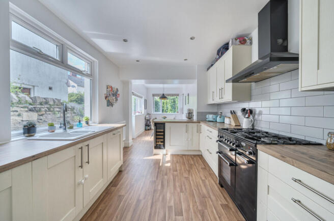 1317721-18-686557...