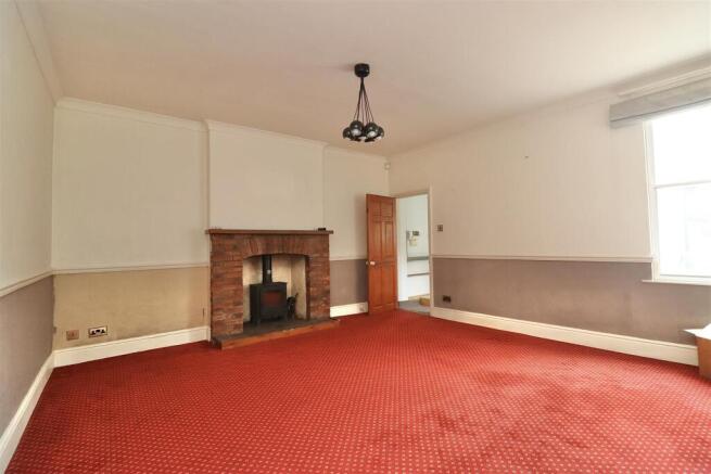 5 bed Semi-Detached for sale Image 4