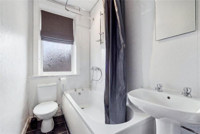 3 bed Terraced to rent Image 11