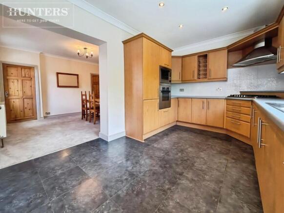 3 bed Semi-Detached for sale Image 5