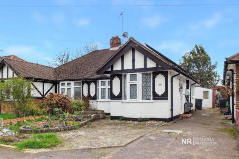 Cheshire Gardens, Chessington, Surrey. KT9