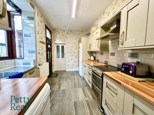 3 bed Terraced for sale Image 10