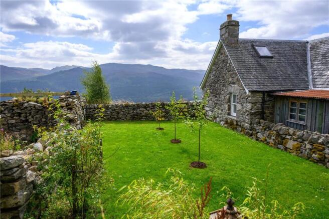 Garden To East