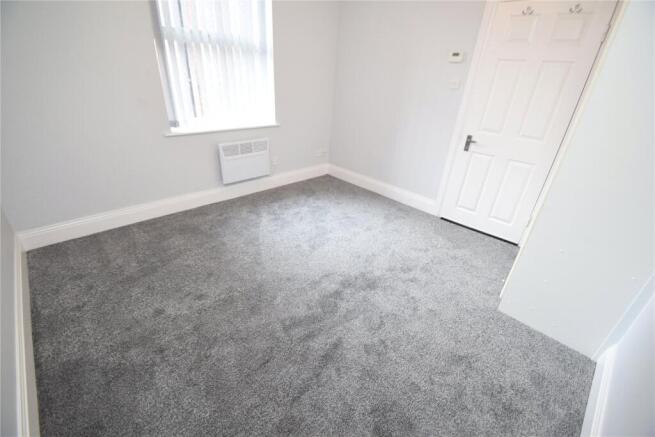 2 bed Apartment to rent Image 4