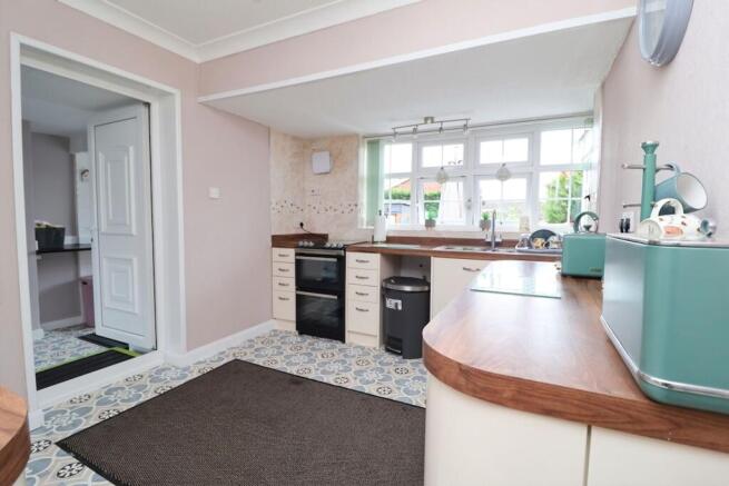 2 bed Detached Bungalow for sale Image 6