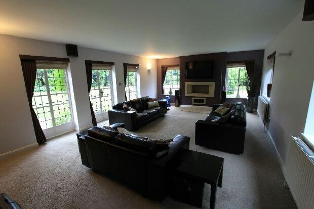 Magnificent Lounge