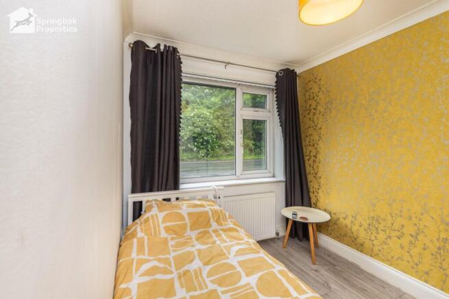 4 bed Link Detached House for sale Image 9