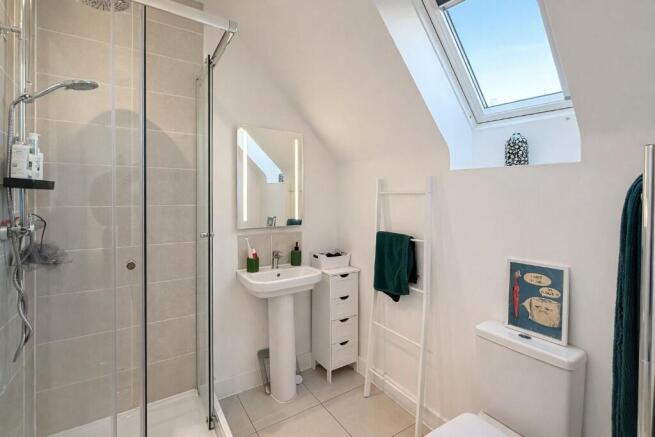 4 bed Semi-Detached for sale Image 10
