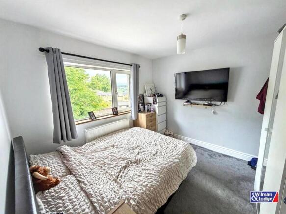 3 bed Semi-Detached for sale Image 12