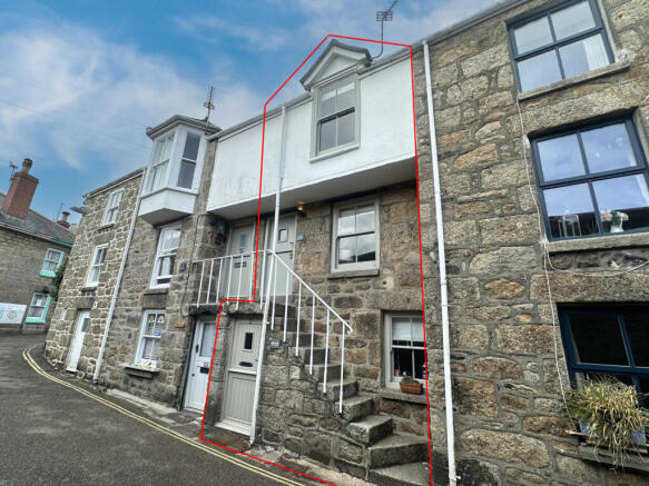 2 Bedroom Mid Terrace House for sale