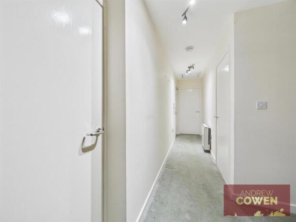 2 bed Flat for sale Image 8