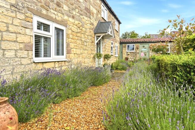2 bed Semi-Detached for sale Image 4