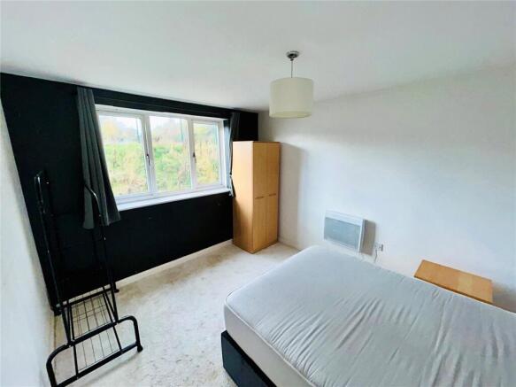 2 bed Flat for sale Image 4