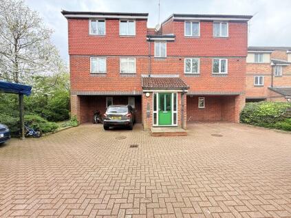 Adrienne Avenue, Southall