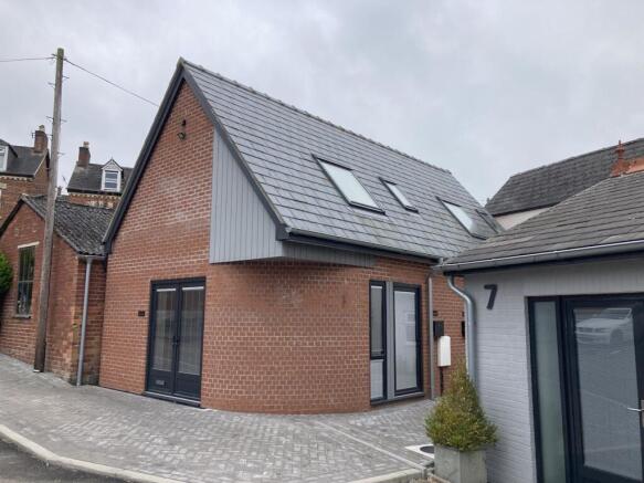 IMG_3683 1st floor office building.JPG