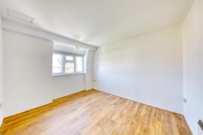 Bedroom 1.jpg