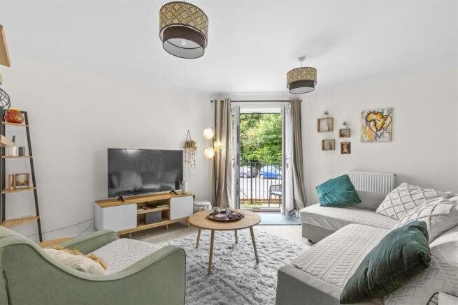 6 Moonstone Court, Dashwood Ave, HP12 3FG-7.jpg