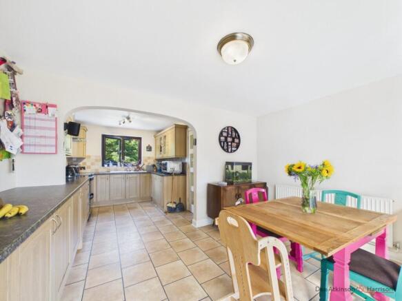 Kitchen/Dining Area