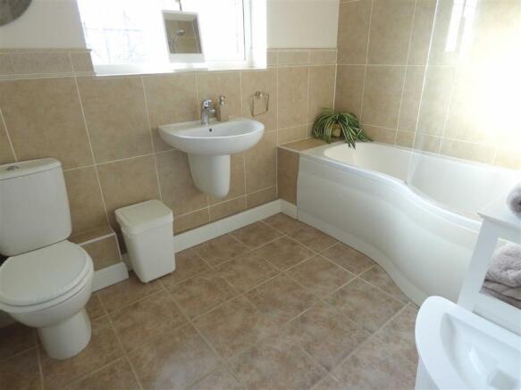FAMILY BATHROOM