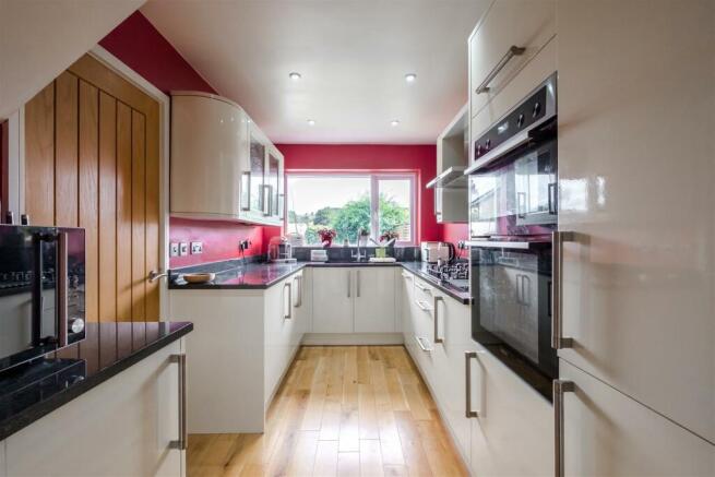 KITCHEN.jpg