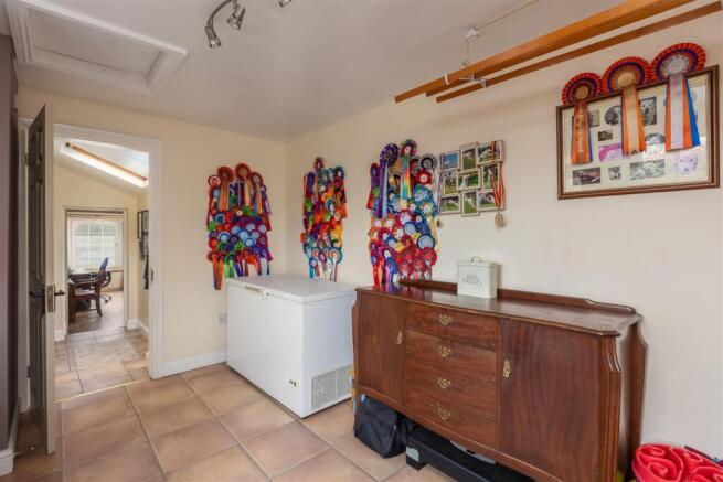 4 bed Semi-Detached for sale Image 9