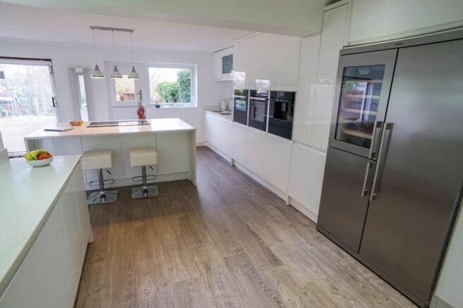 Kitchen / Brea...