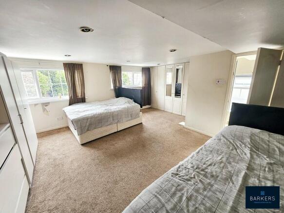 3 bed Semi-Detached Bungalow for sale Image 10